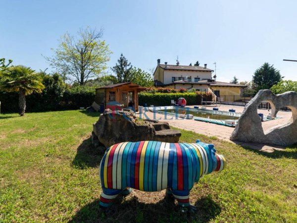 casa indipendente in vendita a Rimini in zona Spadarolo