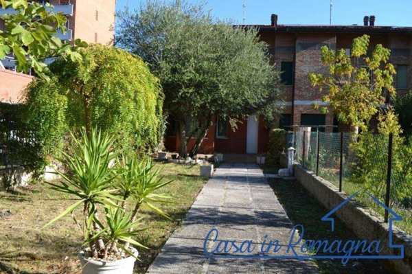 casa indipendente in vendita a Rimini in zona Fiera Vecchia