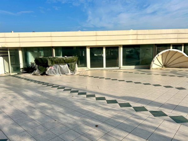 negozio in vendita a Rimini in zona Rivazzurra