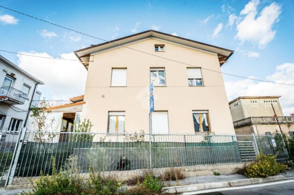 casa indipendente in vendita a Rimini in zona Santa Cristina