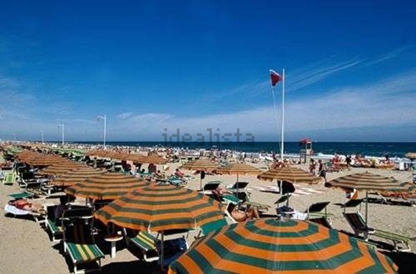 negozio in vendita a Rimini in zona Marina Centro