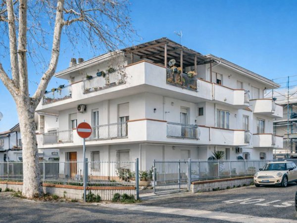 appartamento in vendita a Rimini in zona Miramare di Rimini