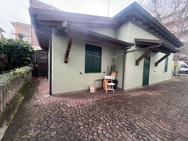 casa indipendente in vendita a Rimini in zona Rivazzurra