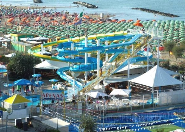 negozio in vendita a Rimini in zona Rivabella