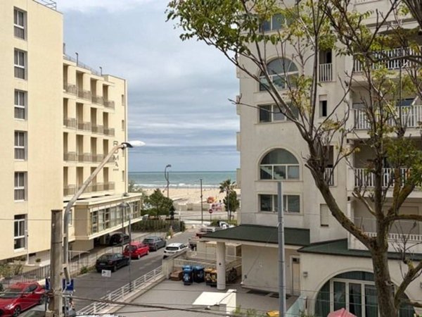appartamento in vendita a Rimini in zona Miramare di Rimini