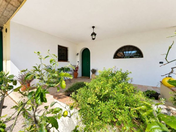 casa indipendente in vendita a Rimini in zona Gaiofana