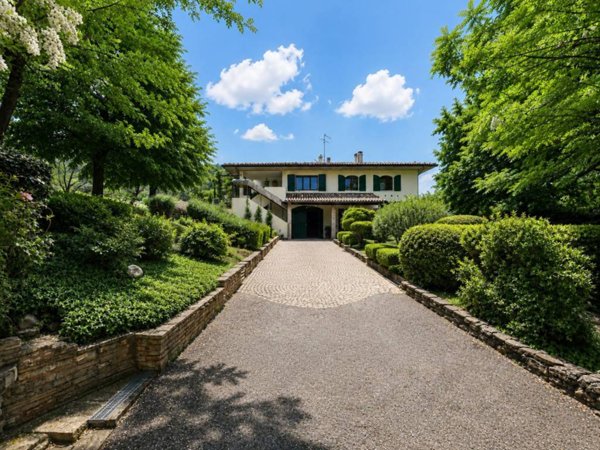 casa indipendente in vendita a Rimini in zona Gaiofana