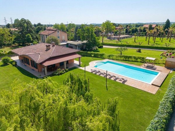 casa indipendente in vendita a Rimini in zona Gaiofana