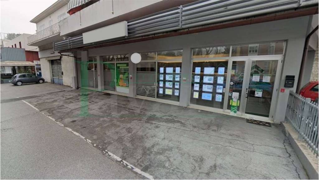 negozio in vendita a Rimini in zona Celle