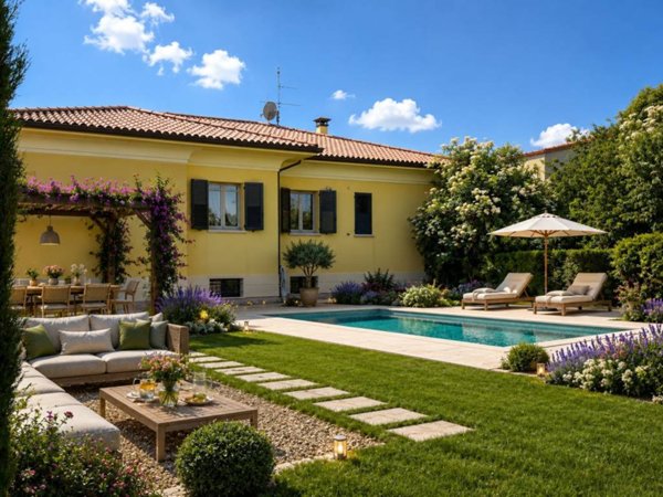 casa indipendente in vendita a Rimini in zona Viserbella