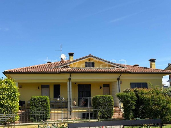 casa indipendente in vendita a Rimini in zona San Vito