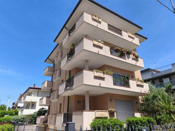 appartamento in vendita a Rimini in zona Miramare di Rimini