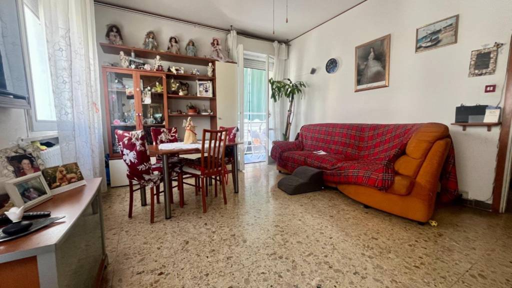 appartamento in vendita a Rimini in zona Marina Centro