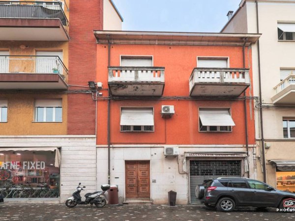negozio in vendita a Rimini