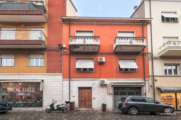 negozio in vendita a Rimini in zona Centro Storico