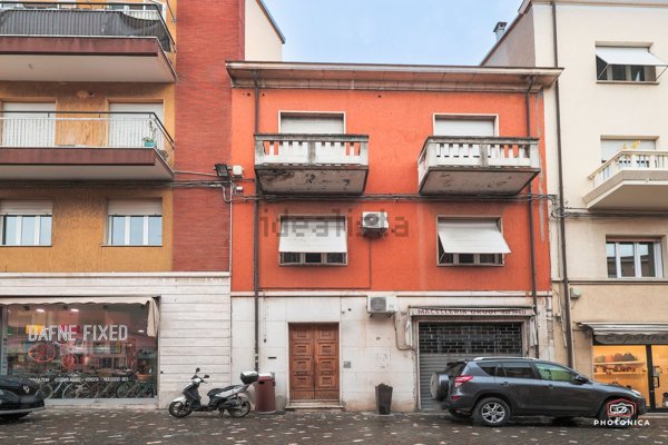 locale commerciale in vendita a Rimini in zona Centro Storico