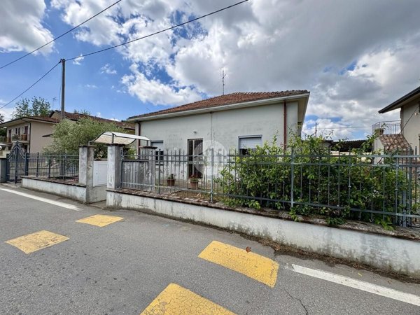 casa indipendente in vendita a Rimini in zona Torre Pedrera