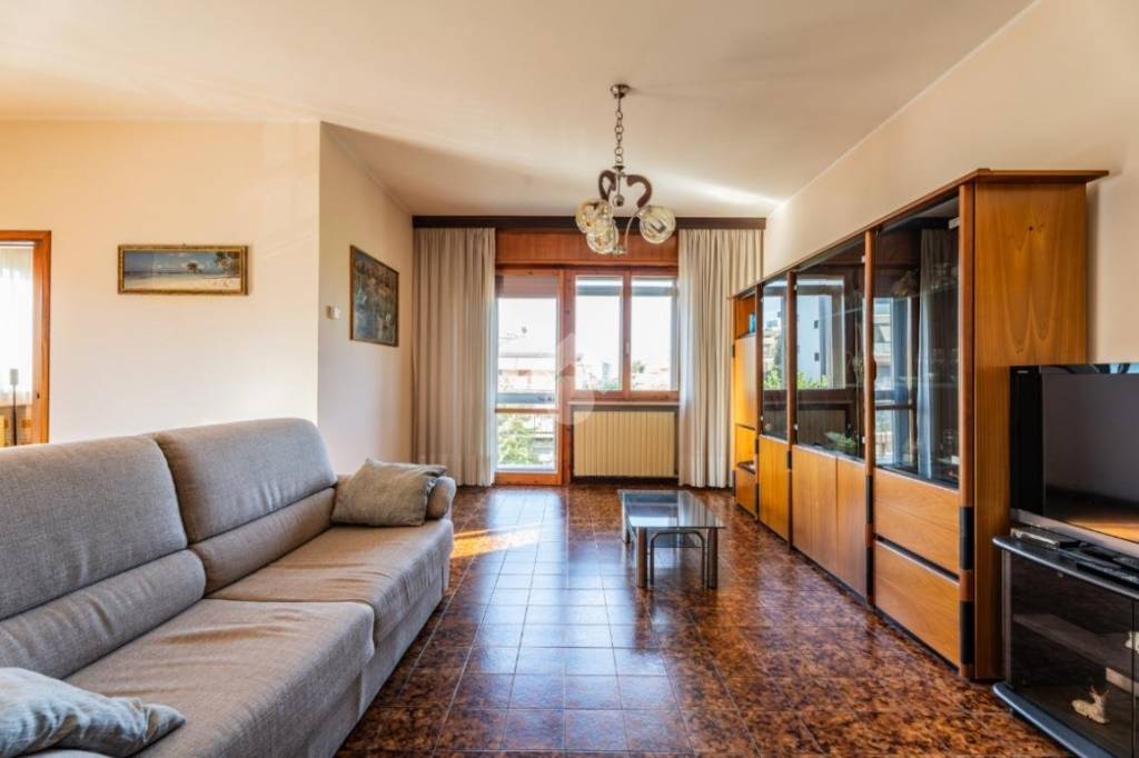 appartamento in vendita a Rimini in zona Colonnella