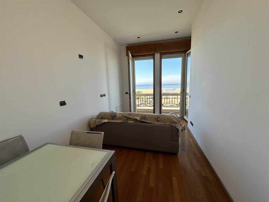 appartamento in vendita a Rimini in zona Miramare di Rimini