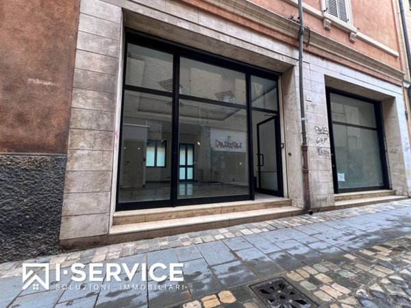negozio in vendita a Rimini in zona Centro Storico