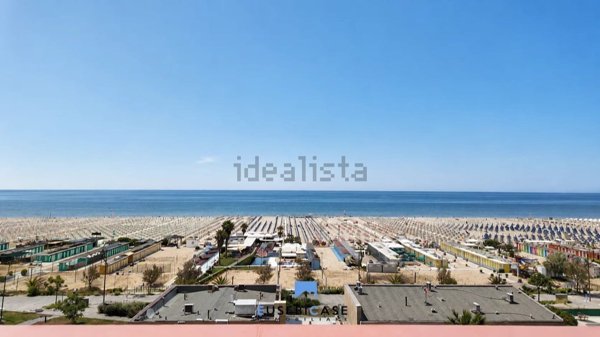 appartamento in vendita a Rimini in zona Marina Centro