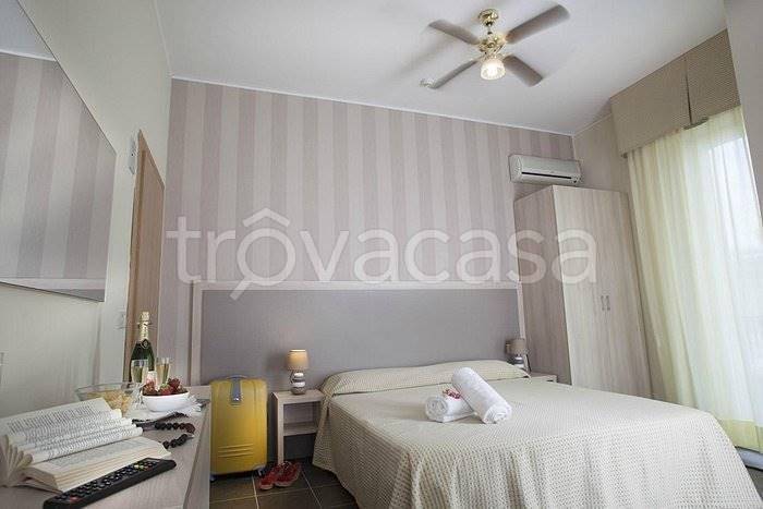 negozio in vendita a Rimini in zona Torre Pedrera
