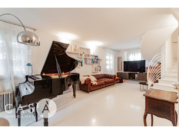 casa indipendente in vendita a Rimini in zona Viserba