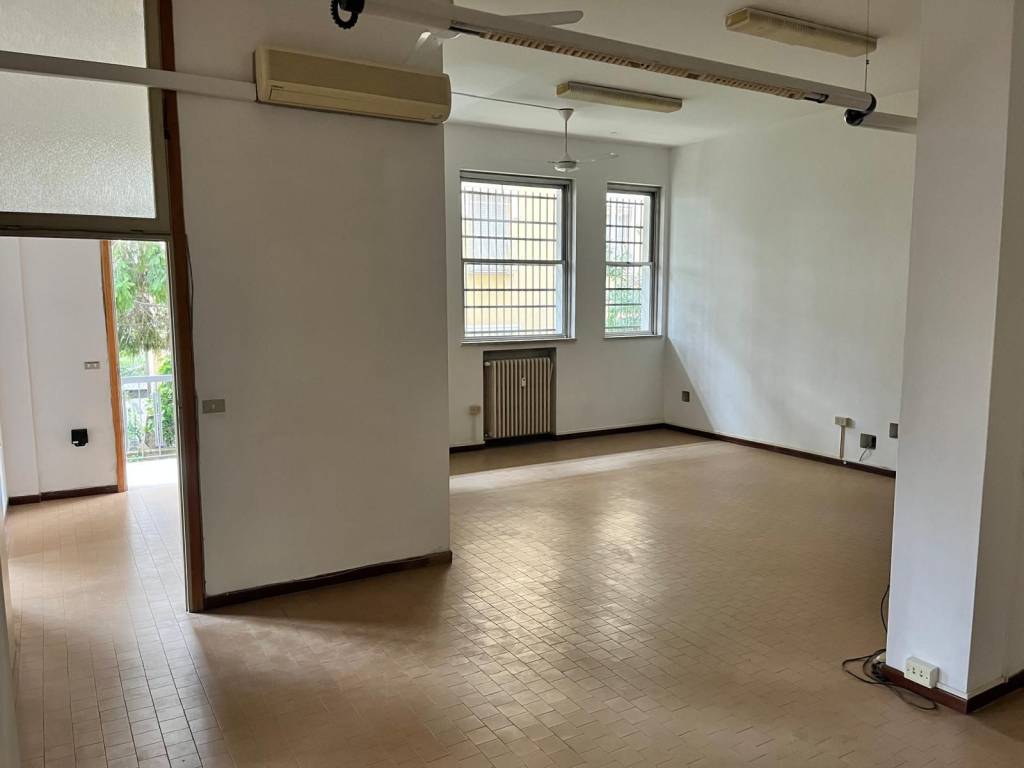 ufficio in vendita a Rimini in zona Fiera Vecchia