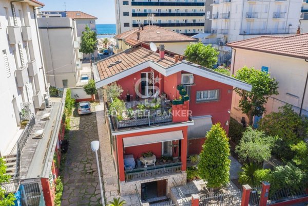 casa indipendente in vendita a Rimini in zona Viserba