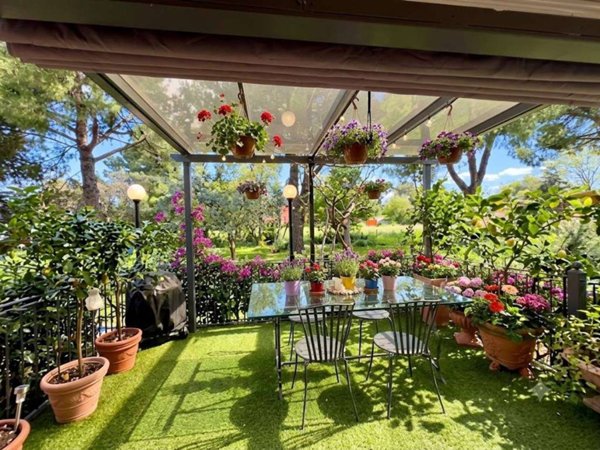 casa indipendente in vendita a Rimini in zona Colonnella