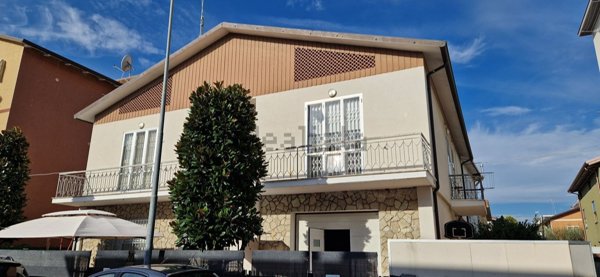 casa indipendente in vendita a Rimini in zona Borgo San Giuliano