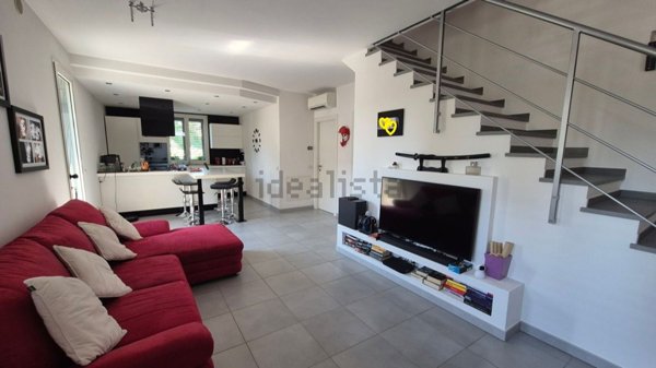 casa indipendente in vendita a Rimini in zona Vergiano