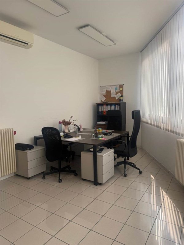 ufficio in vendita a Rimini in zona INA Casa