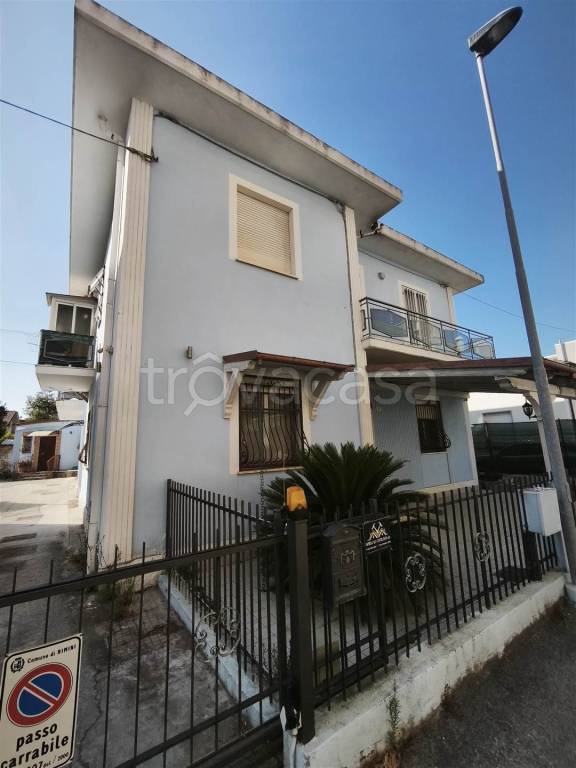 casa indipendente in vendita a Rimini in zona Torre Pedrera