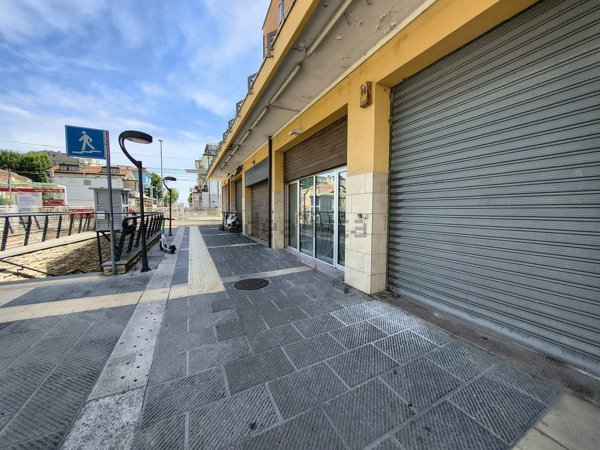 ufficio in vendita a Rimini in zona Lagomaggio
