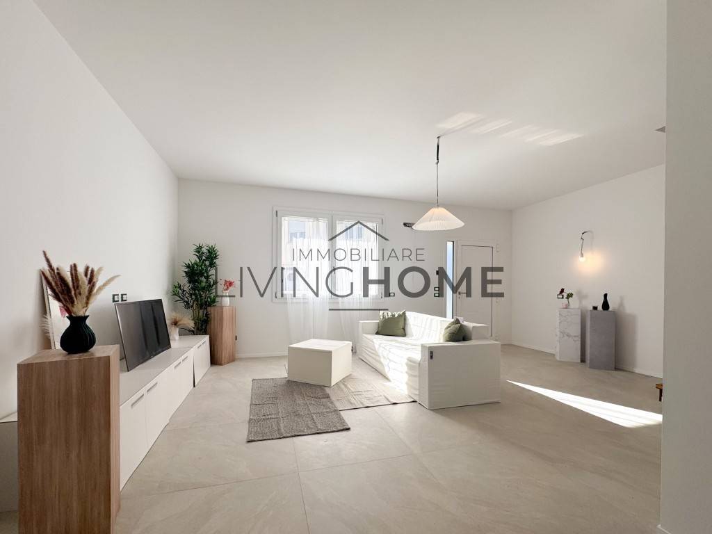 casa indipendente in vendita a Rimini in zona Spadarolo