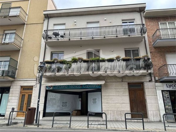 negozio in vendita a Rimini in zona Viserba