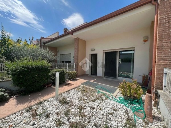 casa indipendente in vendita a Rimini
