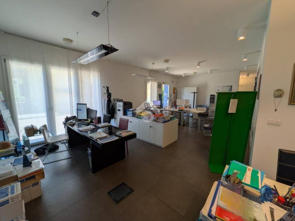 ufficio in vendita a Rimini in zona Colonnella