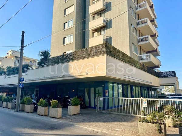 negozio in vendita a Rimini in zona Marina Centro
