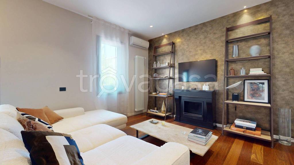 casa indipendente in vendita a Rimini in zona Marina Centro