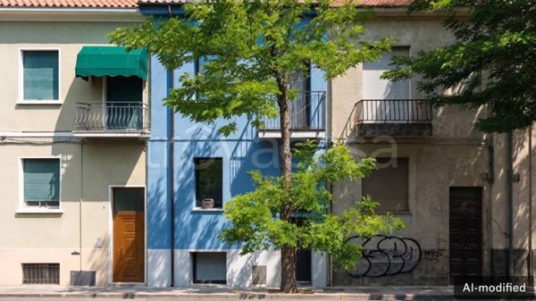 casa indipendente in vendita a Rimini in zona Marina Centro