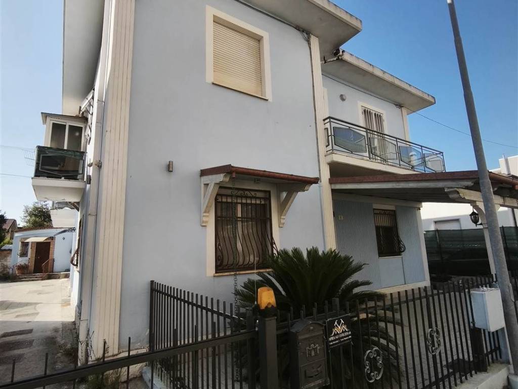intera palazzina in vendita a Rimini in zona Torre Pedrera