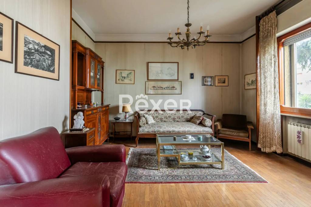 casa indipendente in vendita a Rimini in zona Miramare di Rimini