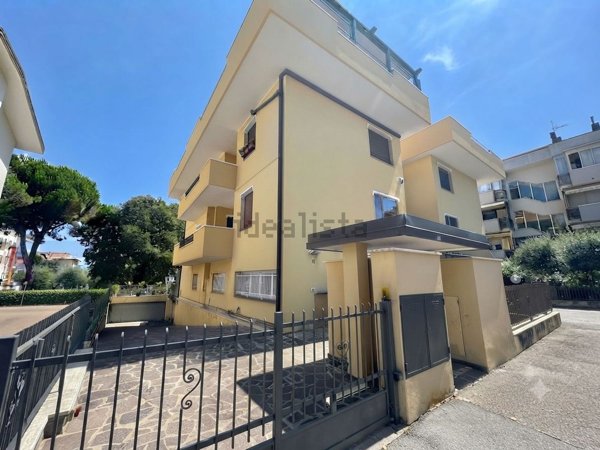 appartamento in vendita a Rimini in zona Miramare di Rimini