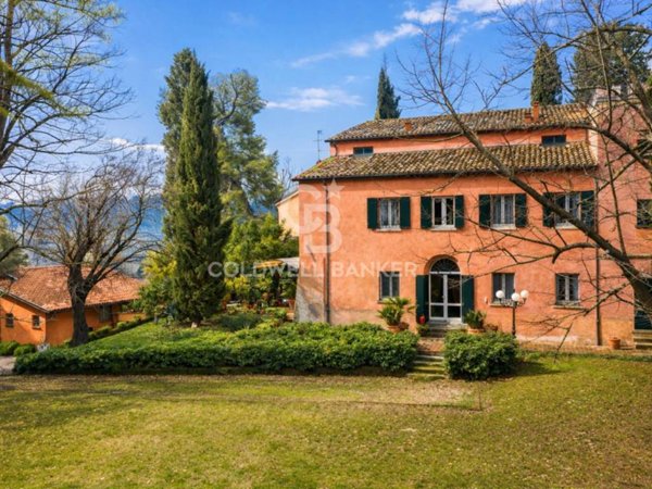 casa indipendente in vendita a Rimini in zona Fiera Vecchia