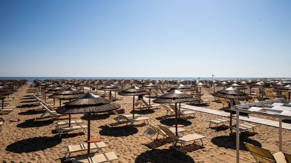 negozio in vendita a Rimini in zona Marebello
