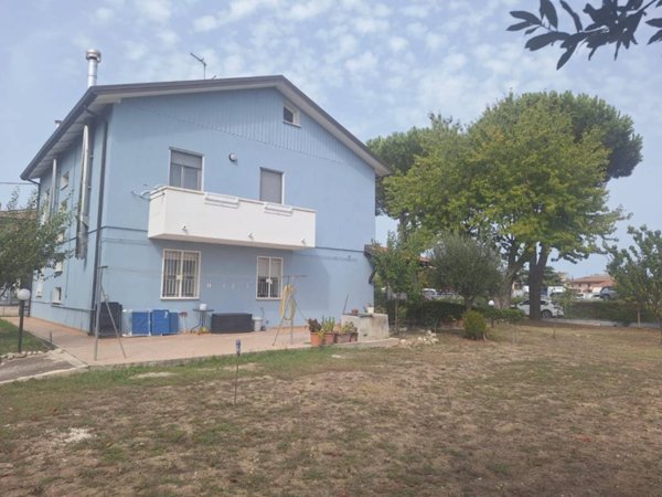 casa indipendente in vendita a Rimini in zona Grotta Rossa