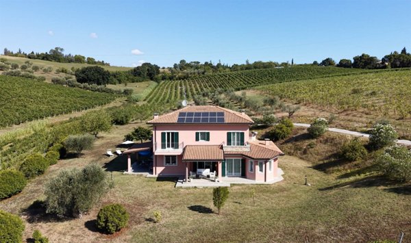 casa indipendente in vendita a Rimini