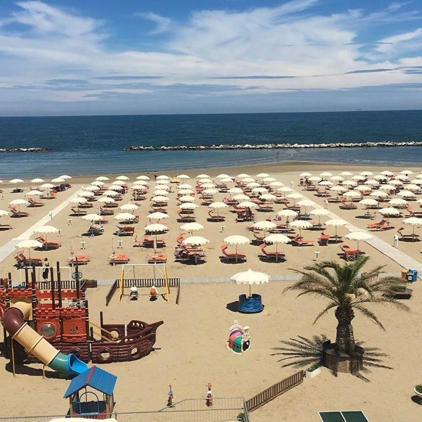 negozio in vendita a Rimini in zona Viserba
